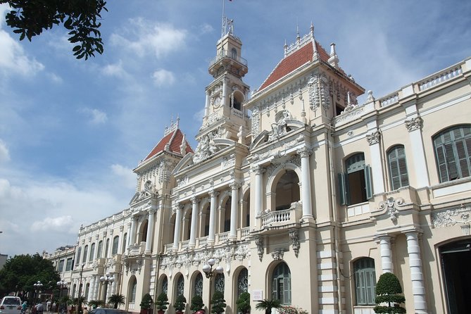 1-Day Ho Chi Minh City & Cu Chi Tunnels-Deluxe Group Of 10 Max - Lunch, water, and breaks: small comforts that help you finish the day