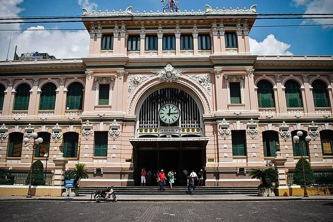 1-Day Ho Chi Minh City & Cu Chi Tunnels-Deluxe Group Of 10 Max - Who this tour suits best (and who should think twice)
