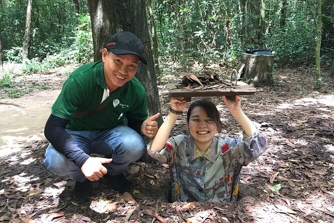 6 Hours Historical Tour in Cu Chi Tunnel with Free Snack - Inside the tunnel complex: documentary, traps, and the short crawl