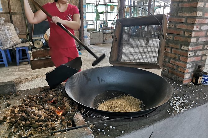 Cai Be Village - One-Day Mekong Delta Adventure - Sampan channels and scissor channels: why the short rides feel like the big deal