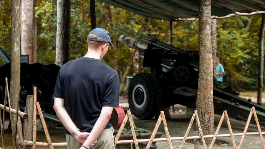 Cu Chi Tunnels Guided Tour: Vietnam War History Half-Day - Snacks, tea, and the lacquer painting stop that breaks the day