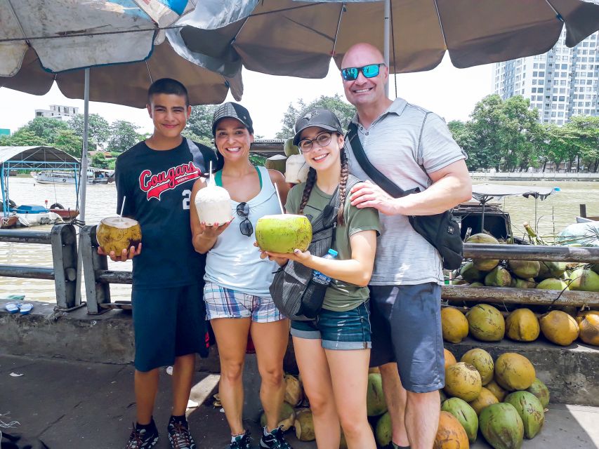 Discover Saigon's Local Sites and Culture by Motorbike - District 4 and 7: slum areas and an old mafia area