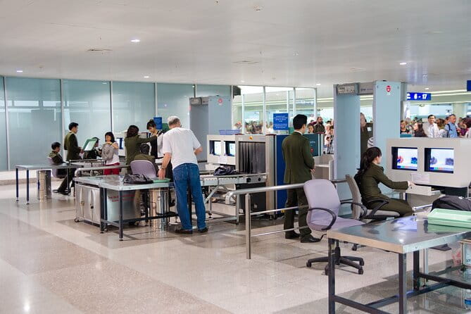Fast Track VIP Service Tan Son Nhat Airport (Ho Chi Minh-Vietnam) - The people part: how guides make the difference