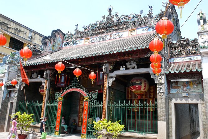 Full-Day Ho Chi Minh City Tour with Colonial Heritage & Chinatown - Lunch at Propaganda Vietnamese Bistro: where the day stays local