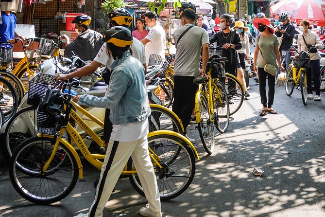 Half Day - Saigon Off-the-Beaten-Path - City Cycling Tour - Traffic and safety: when the guide makes the difference