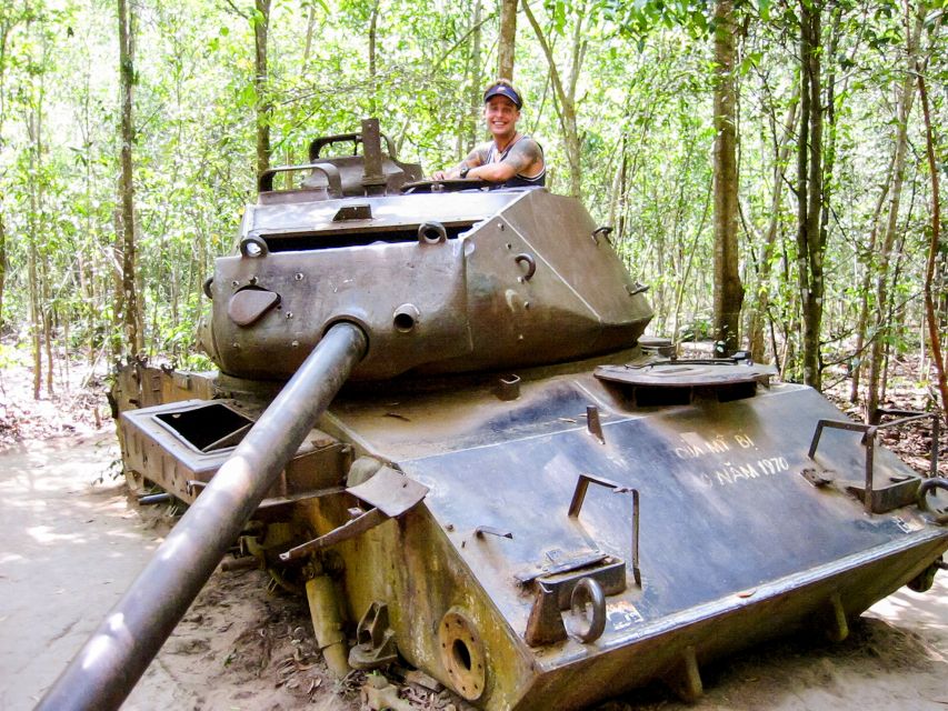 HCM: Cu Chi Tunnels & Mekong Delta with Coconut Village Tour - Guides: why names like Phong, Vinh, Minh, Lockie, and Chloe matter