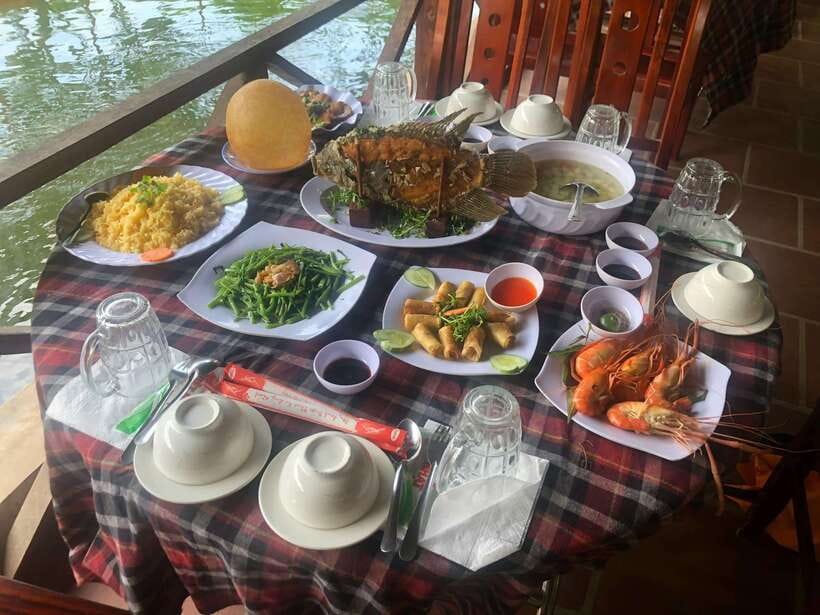 HCM: Mekong Delta Islands Boat & Tuk-Tuk Tour with Tastings - Coconut Candy Workshop and Bánh Khọt: food stops that feel like culture