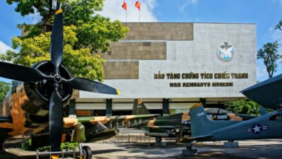 HCM: War Remnants Museum & Independence Palace Walking Tour - Starting at Trung Nguyên Legend Café (and Why It’s Handy)