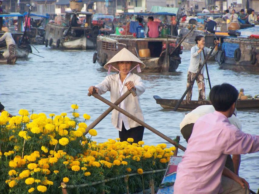 HCMC: Cai Rang Floating Market & Mekong Delta Private Tour - Entering Cai Rang Floating Market the way locals do