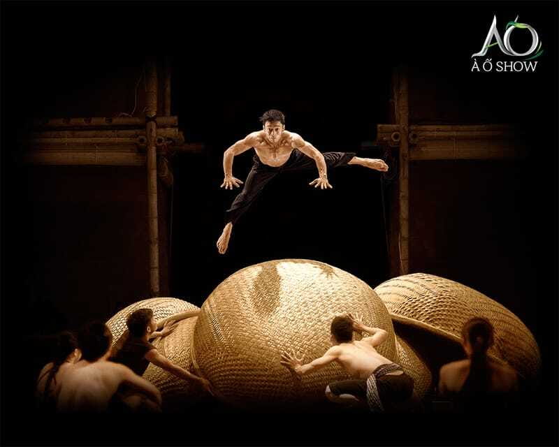 Ho Chi Minh: A O Show Bamboo Circus at Saigon Opera House - Your one-hour plan: what to do before the show starts