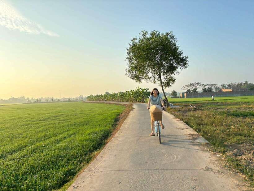 Ho Chi Minh City: 2-Day Bike & Kayak Mekong Delta Tour - Evening at the homestay: dinner BBQ and karaoke night
