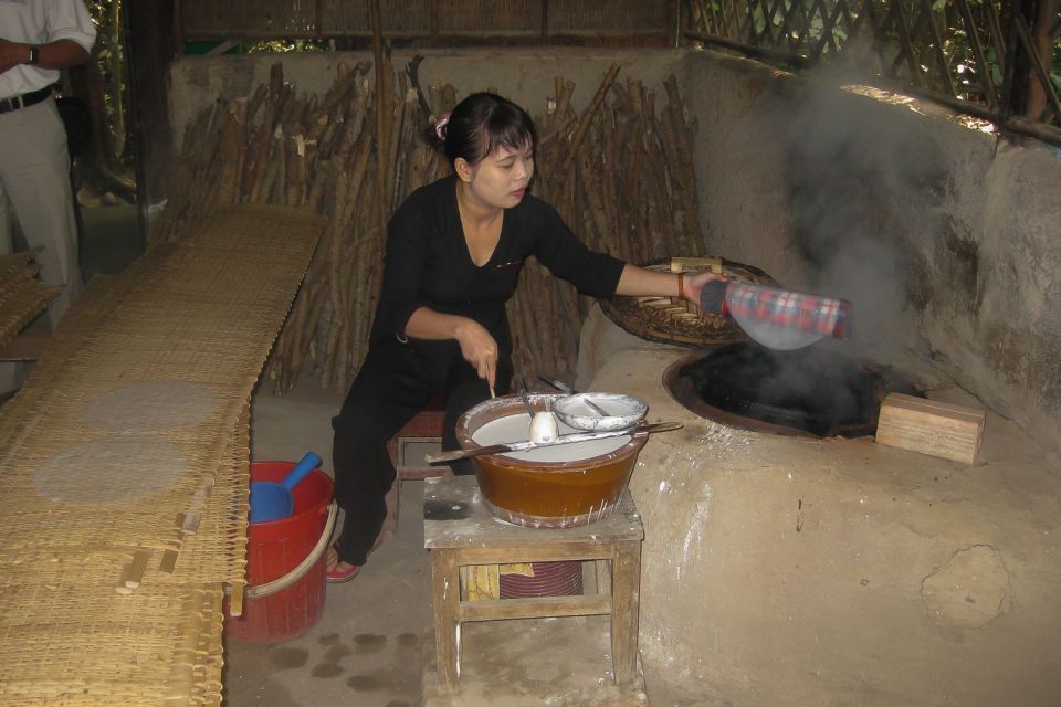 Ho Chi Minh City: Cu Chi Tunnels Ben Duoc VIP Limousine Tour - Lunch at the end of the morning: Vietnamese dishes and vegan support