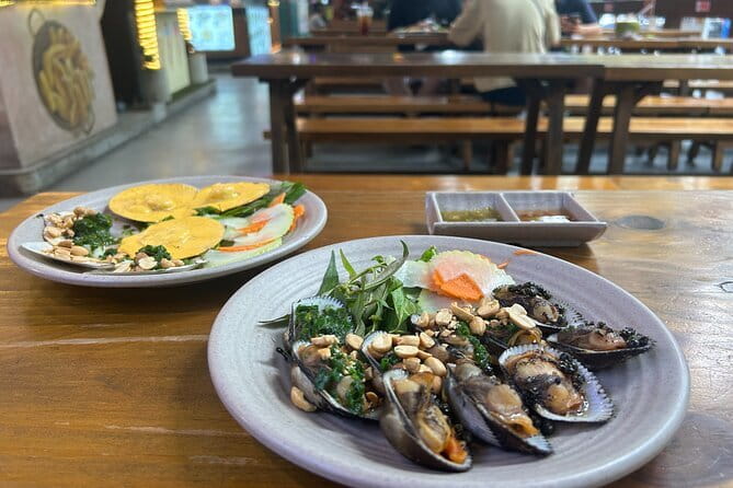 Ho Chi Minh City Food Tour with 8+ Authentic Local Tastings - Stop 3: Ho Chi Minh City Book Street—small break, big vibe, and more bites