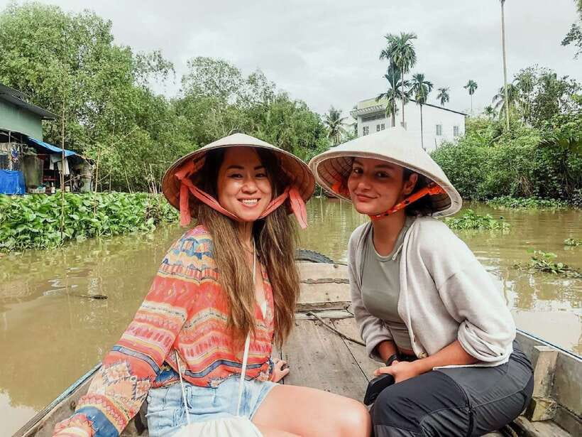 Ho Chi Minh City: Mekong Delta Tour with Sampan Journey - Vinh Trang Pagoda: A Peace Stop With Khmer, Chinese, and Vietnamese Details