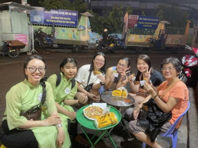 Ho Chi Minh City: Motorbike Street Food Tour - 12 Tastings - What the food market stop adds (and how it helps you eat better)
