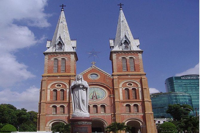 Ho Chi Minh City private full-day tour with Lunch included - Stop 5: Chợ Lớn (Quận 5) and the Chinatown feel of Saigon