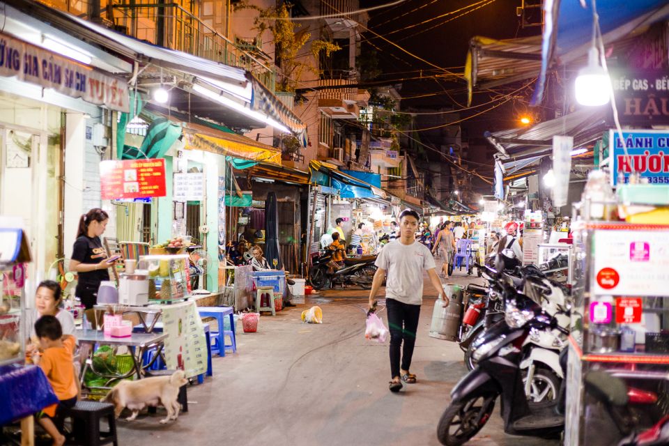 Ho Chi Minh City: Private Street Food Evening Walking Tour - Private 4-hour Saigon night food: why this format feels right