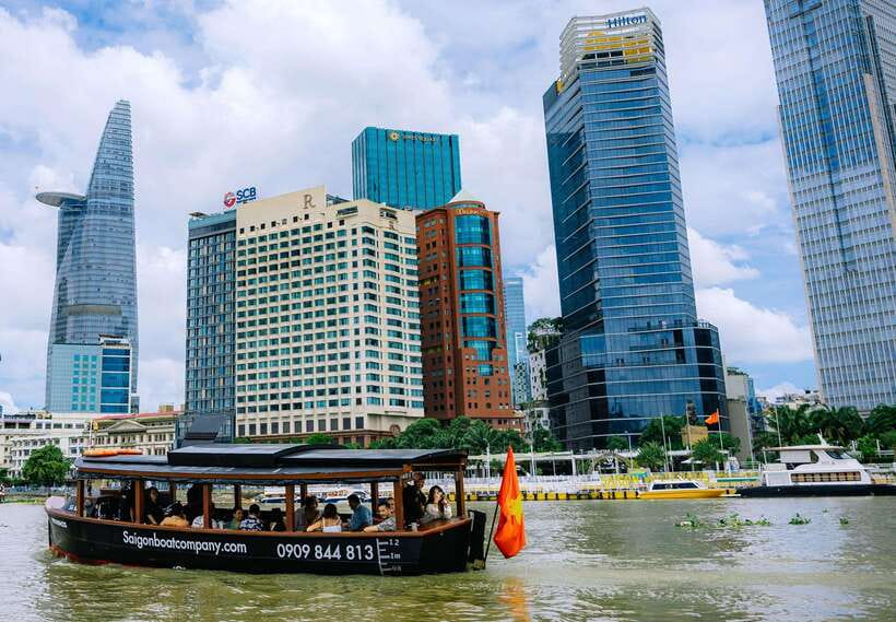 Ho Chi Minh City: Saigon River Boutique Cruise - Tran Hung Dao Statue and the river’s story through the sights