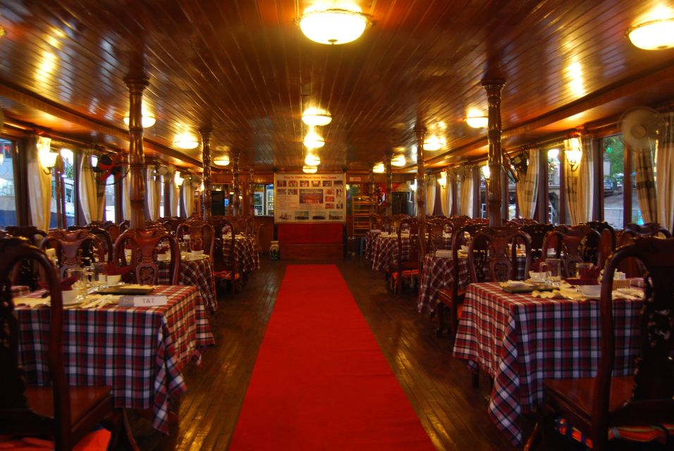 Ho Chi Minh City: Water Puppet Show and Dinner Cruise - Your Guide and the English Layer: What You Can Expect