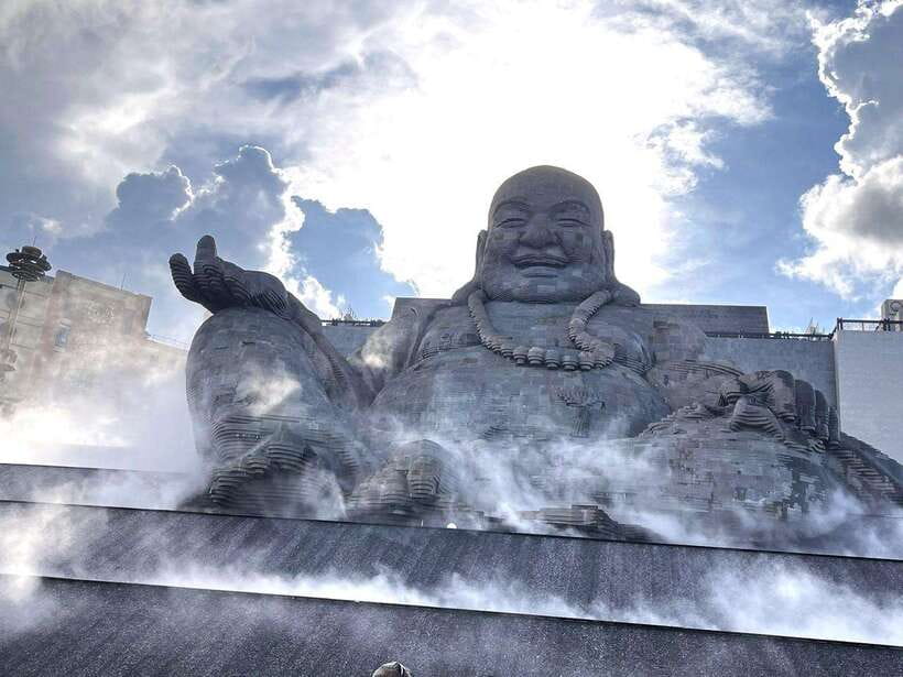 Ho Chi Minh: Cu Chi, Black Lady Mountain, and Cao Dai Tour - Stop 2: Cao Dai Temple and the Eye of God noon ceremony