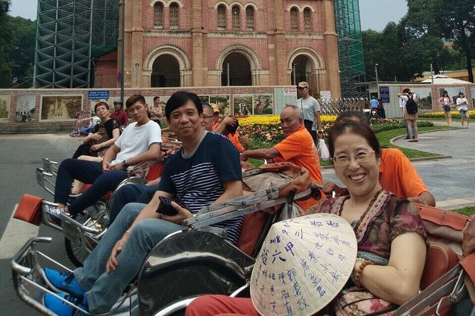 One hour cyclo tour around Saigon - Stop 3: Bitexco Financial Tower and those 6,000 glass sheets