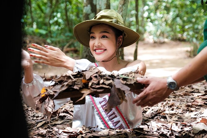 Premium Cu Chi Tunnels Tour with Local Expert - Traps, relics, and demonstrations: plan for a strong tone