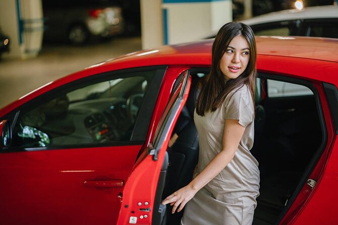 Private Departure Transfer: Ho Chi Minh City Hotels to Tan Son Nhat Airport - The ride to Tan Son Nhat: comfort and real-world traffic