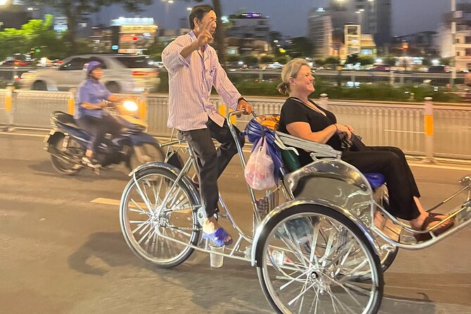 Private Street Food Discovery by Cyclo at Night in Ho Chi Minh - Key Things You’ll Notice on This Cyclo Night Food Tour