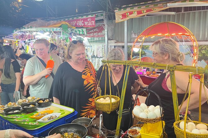 Private Street Food Discovery by Cyclo at Night in Ho Chi Minh - The Food Lineup: Bun Bo Huế, Bánh Tráng Nướng, and Grilled Bites