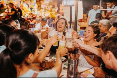 Saigon After Dark With Seafood, Beer & Live Music Bar - Bún Bò Xưa: start the evening with real Vietnamese comfort food