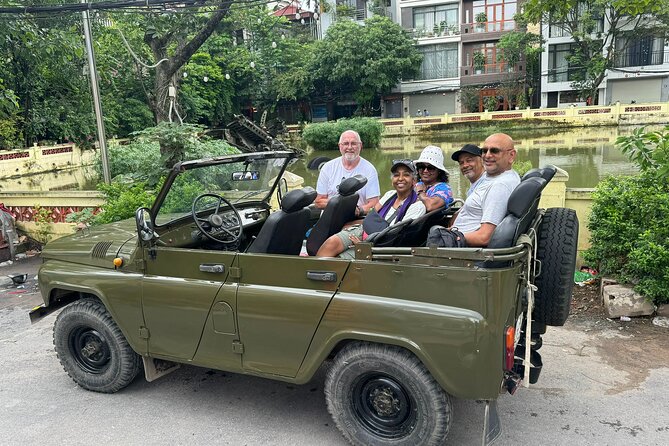 Saigon Jeep City Tour, Backstreet, Cultures hidden Gems 4 Hours - Ho Thi Ky flower market: colors, smells, and quick chaos