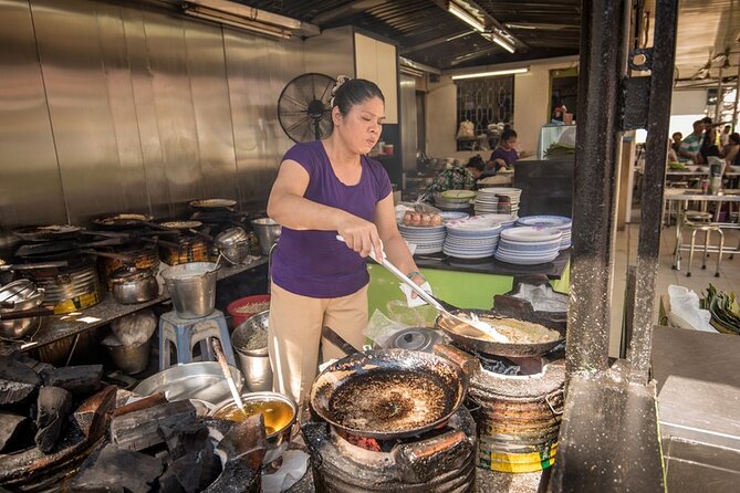 Saigon Night Bites on Foot: Local Vendors, Stories & Sweet Finish - From Dim Sum to Bò Cuốn Mỡ Chài: Mid-Tour Highlights