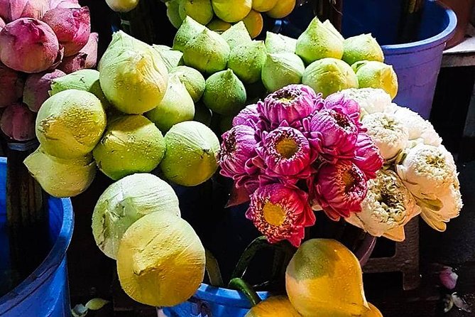 Saigon Night Sights & Local Food by Motorbike| Opt: Ao Dai Riders - Stop 5: District 4 Floating Market Energy and Fruit Smoothies