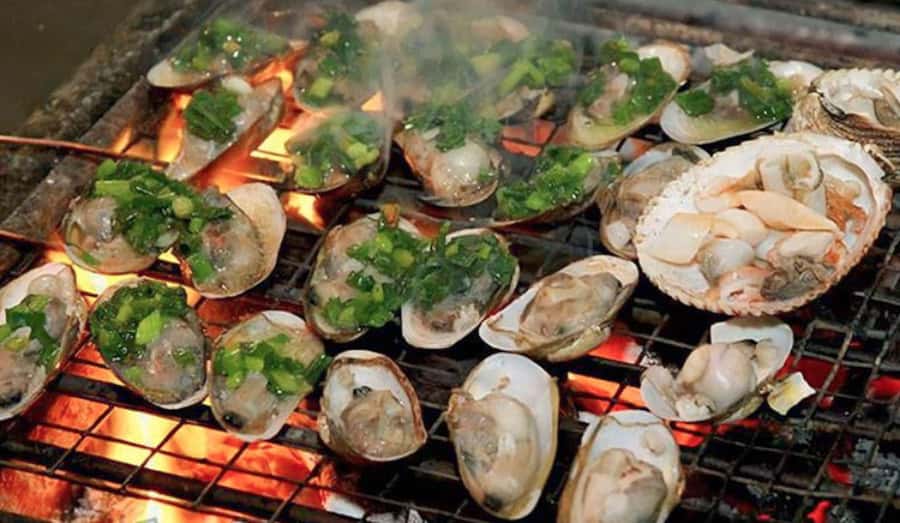 Saigon: Private Backstreets Walking Food Tour - Neighborhoods you won’t find by accident: why District 1, 3, 5, and 10 matter