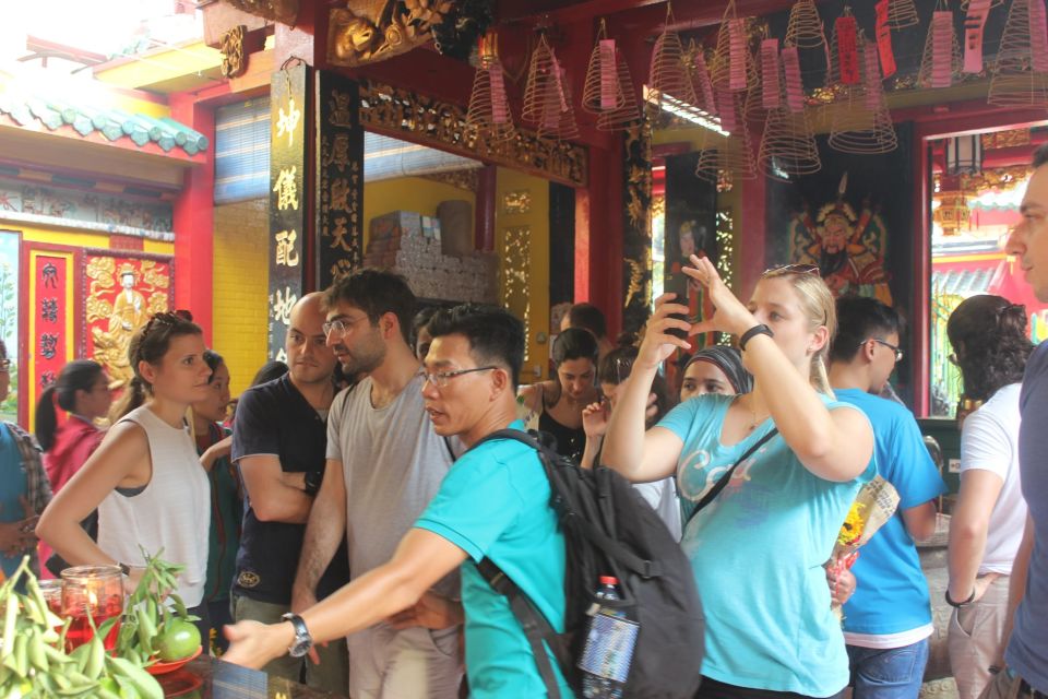 Saigon: Private Half-Day Car Tour of Ho Chi Minh City - War Remnants Museum or Reunification Palace: choose based on your mood