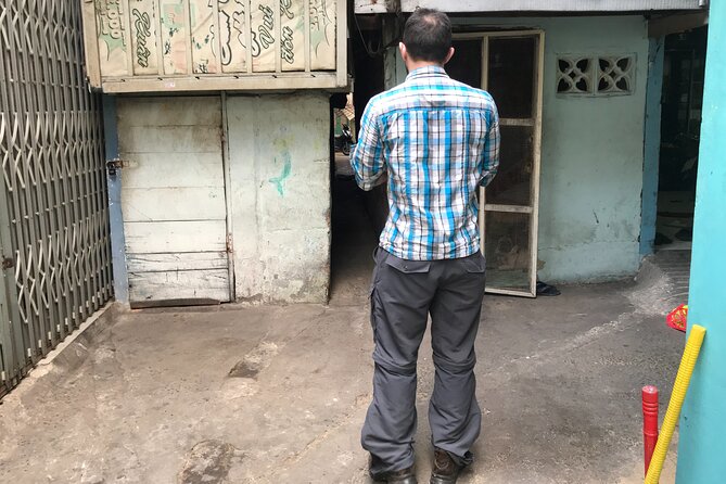 Saigon Slum tour and Saigon Chillspots by motorbike/ Aodai rider - Guides Make the Day: Humor, Local Stories, and English That Actually Lands