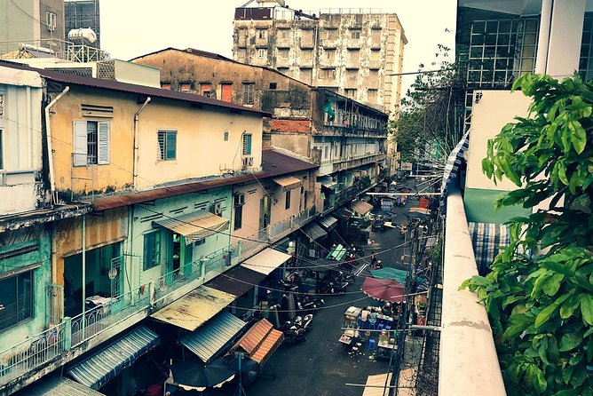 Saigon Vegetarian Tour by Motorbike and Scooter - Stop 4: Saigon Chinatown in District 5, Thien Hau Temple, and street detail