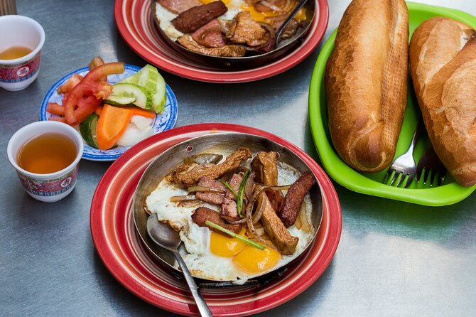 Super Niche Walking Street Food Tour in Ho Chi Minh City - Chợ Lớn Quận 5: the everyday bánh mì lesson