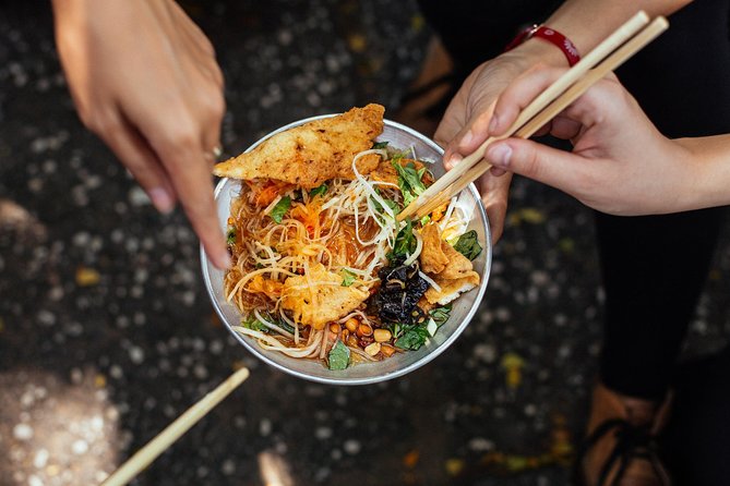 The 10 Tastings of Ho Chi Minh City With Locals: Private Street Food Tour - Mariamman Hindu Temple to Tao Dan Park: Food With a City Story
