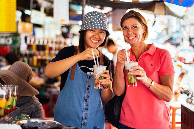 The 10 Tastings of Ho Chi Minh City With Locals: Private Street Food Tour - Turtle Lake and Saigon Square 3: Snacks Where Young Saigonese Hang Out