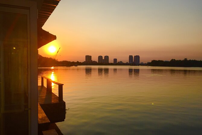VIP Tour in Saigon: Romantic Sunset Cocktail by SpeedBoat - Cocktail or Mocktail Time: Where the Romantic Part Becomes Real