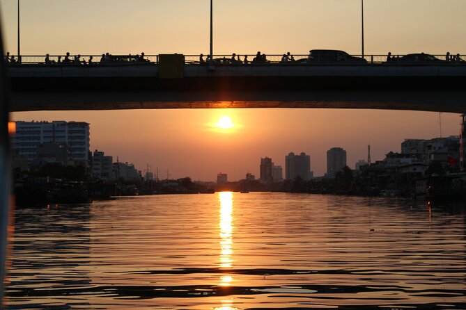 VIP Tour in Saigon: Romantic Sunset Cocktail by SpeedBoat - How to Dress for a SpeedBoat Sunset (May to October and Beyond)